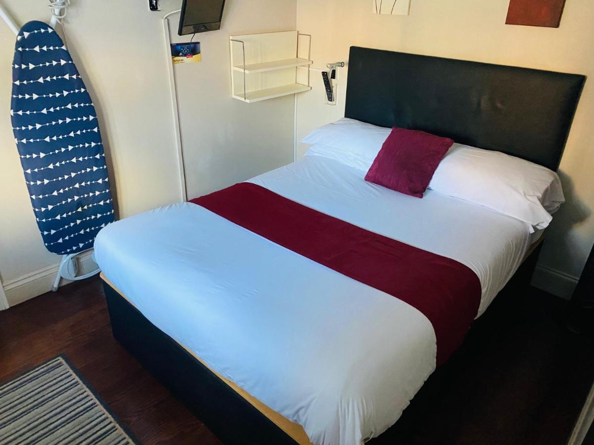 The Railway Sleeper Lodge Κόλτσεστερ Εξωτερικό φωτογραφία