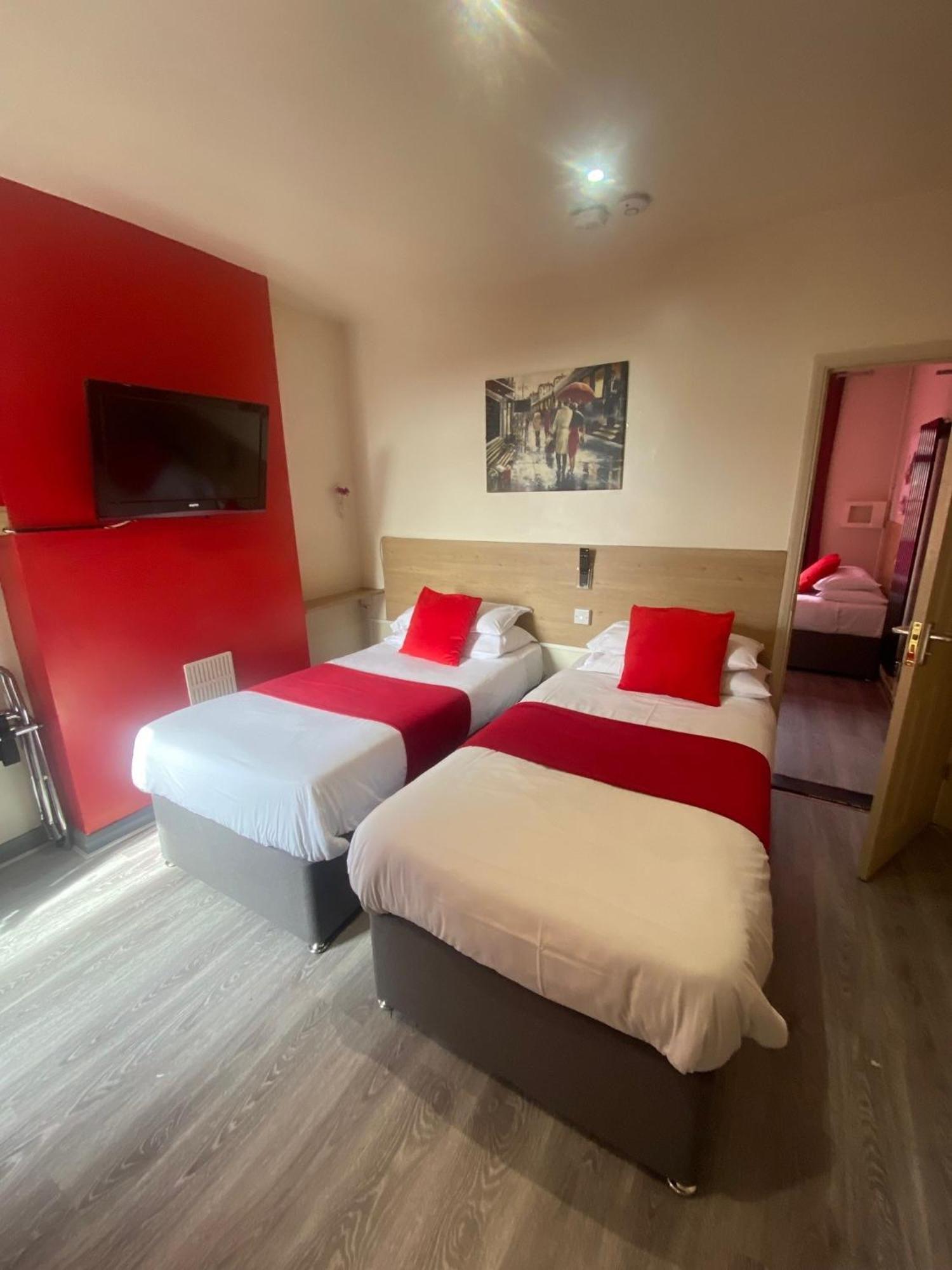 The Railway Sleeper Lodge Κόλτσεστερ Εξωτερικό φωτογραφία